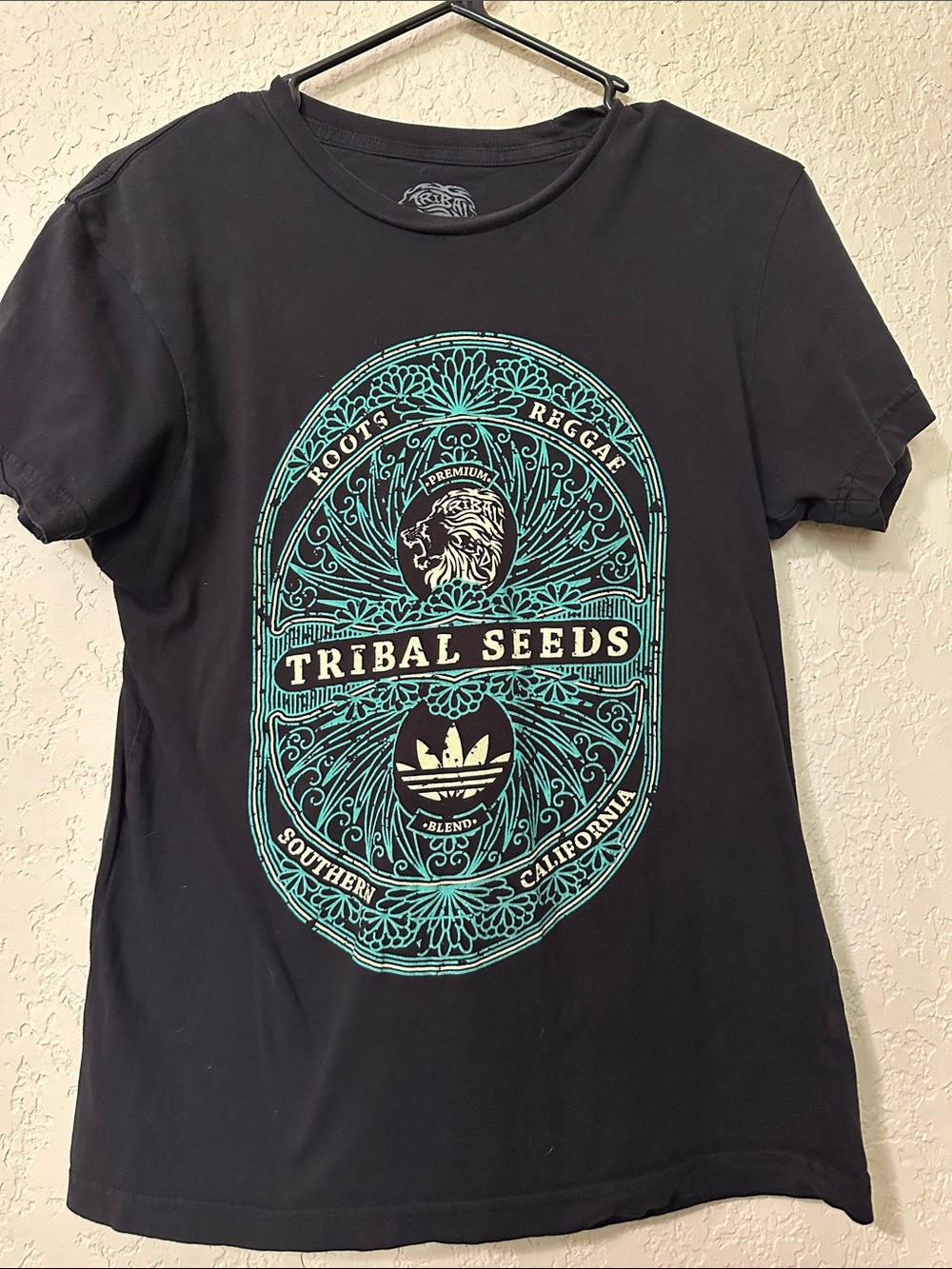 Women’s Tribal Seed Black Short-Sleeve Concert Tee with Teal Graphic M